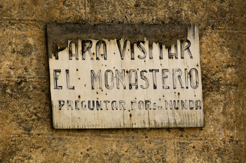 Cartel informativo de monasterio de Sandoval