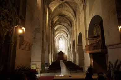 Nave central de Santes Creus