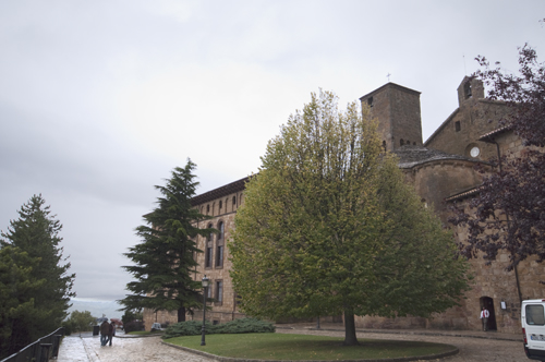 Entrada al monasterio de Leyre