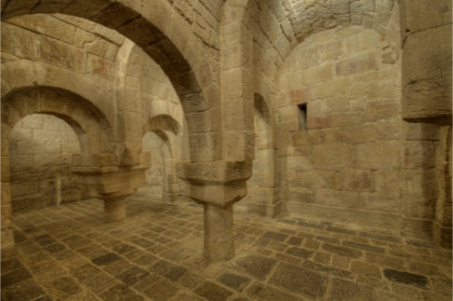 Vista de la cripta de Leire desde la cabecera
