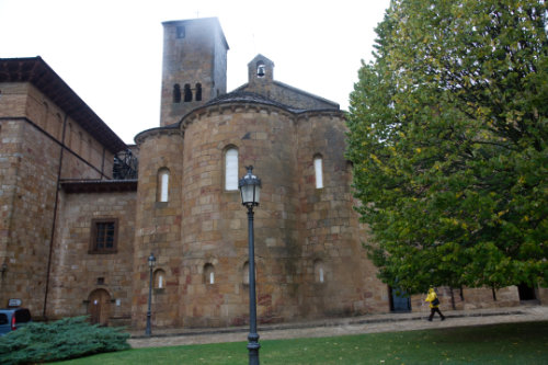 Exterior de la cabecera de la iglesia de Leyre