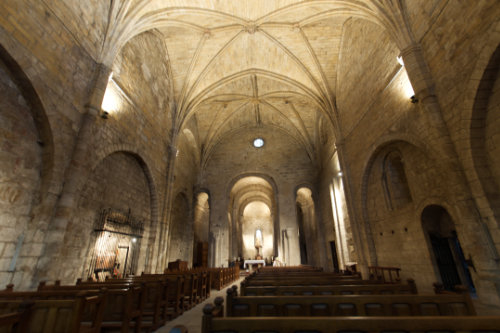 Vista general de la iglesia de Leire
