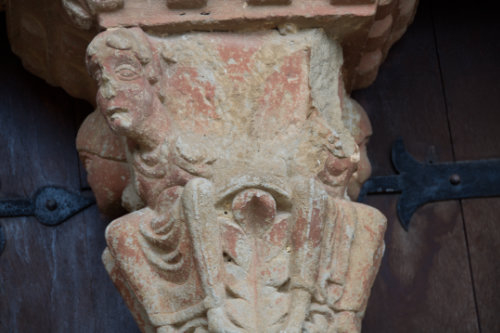 Capitel de la columna parteluz de la porta speciosa de Leire