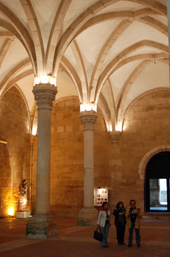 Columnas centrales del refectorio de Alcobaça