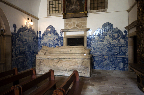Tumba del conde de Barcelos en la iglesia de Tarouca