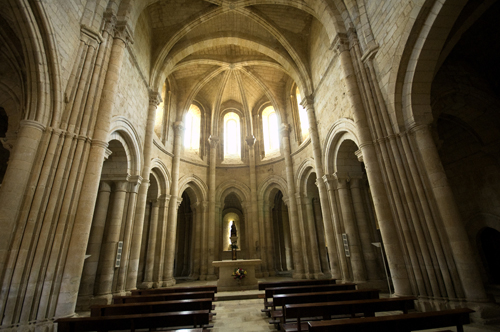 Cebecera y girola de iglesia de Gradefes