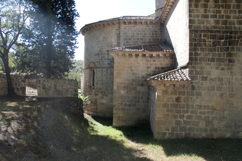 Vista exterior de lacabecera de la iglesia de Sacramenia