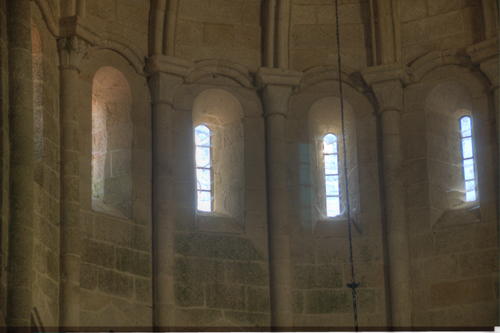 Ventanal del ábside del monasterio de Melón